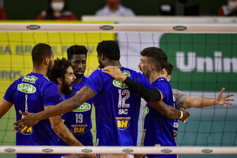 Sada Cruzeiro vence Vôlei UM Itapetininga em jogo de cinco sets 