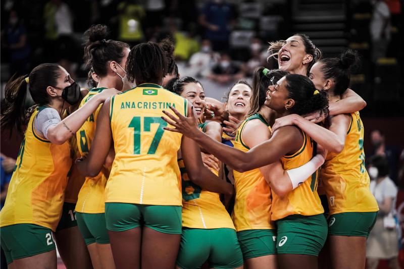 Seleção feminina vence Comitê Olímpico Russo e está na semifinal 