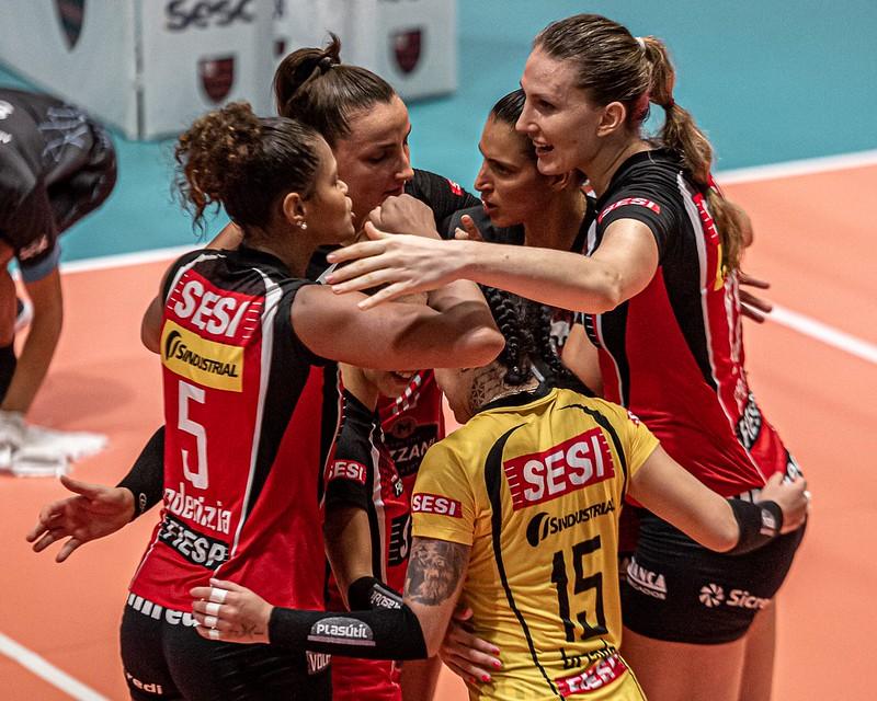 Sesi Vôlei Bauru vence o Sesc RJ Flamengo está na semifinal