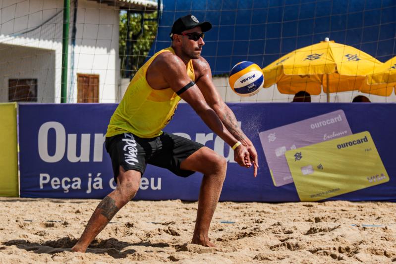 Torneio masculino começa com definição de classificados no qualifying