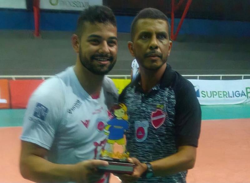 Vila Nova F.C. supera Niterói Vôlei Clube por 3 sets a 2