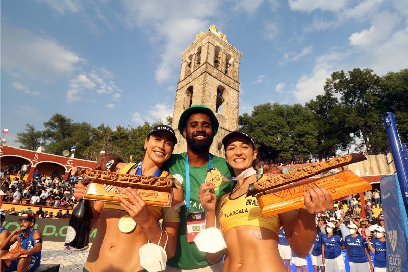 Bárbara Seixas e Carol Solberg são campeãs da etapa de abertura do Circuito Mundial