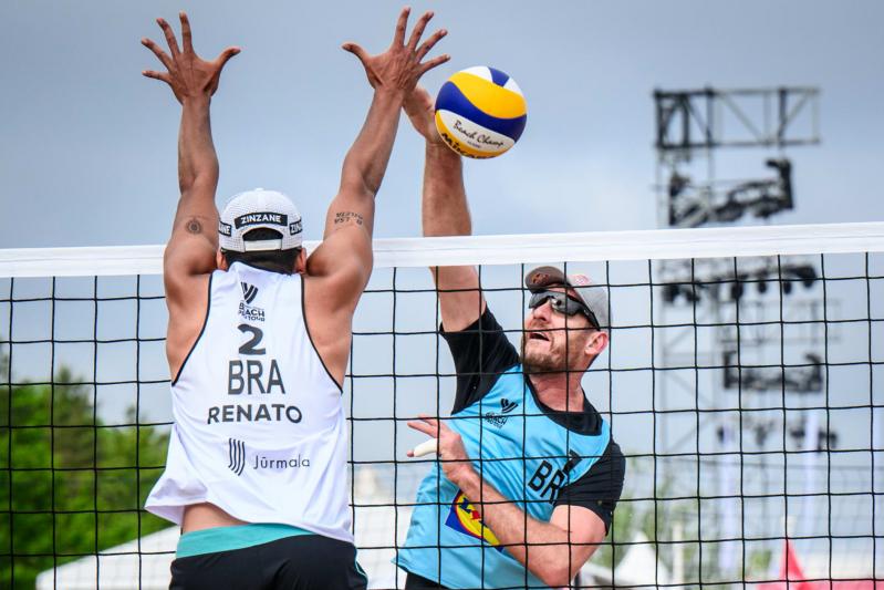 Brasil chega ao Campeonato Mundial de vôlei de praia combinando experiência e juventude