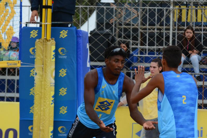 Campeões do Aberto em Saquarema, Gustavo e Gui Pacheco jogam entre os tops na terceira etapa do Circuito Brasileiro