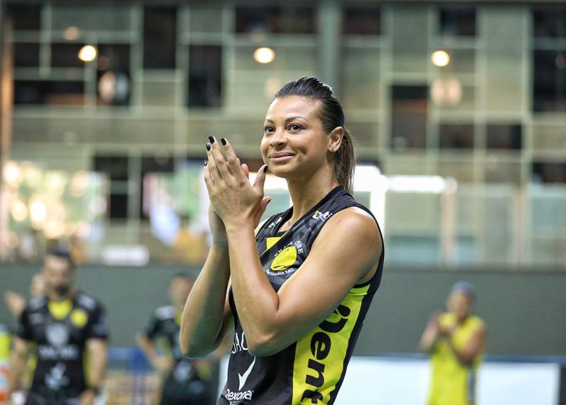 Com a aposentadoria programada, Walewska busca sua última taça da Superliga feminina