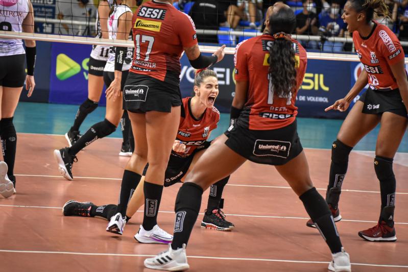 Com boa atuação das opostas, Sesi Vôlei Bauru e Itambé/Minas garantem lugar na final da Copa Brasil