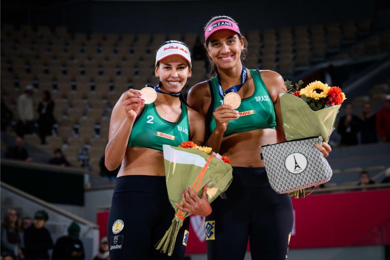 Duda e Ana Patrícia são bronze na etapa Elite de Paris do Circuito Mundial de vôlei de praia