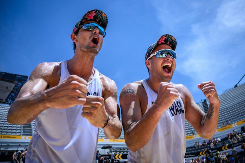 Duda/Ana Patricia, André/George e Renato/Vitor Felipe chegam às semifinais do Campeonato Mundial de vôlei de praia