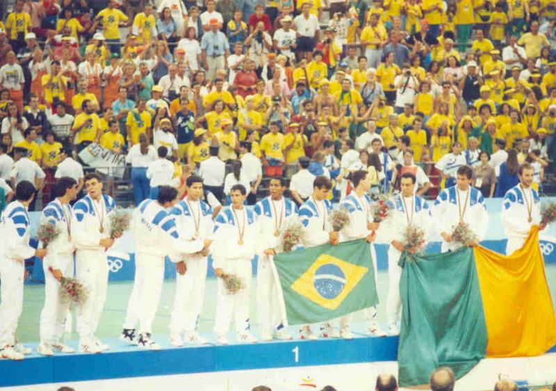 Em dia de celebração dos 30 anos da medalha de ouro dos Jogos de Barcelona, seleção masculina faz amistoso contra o Japão