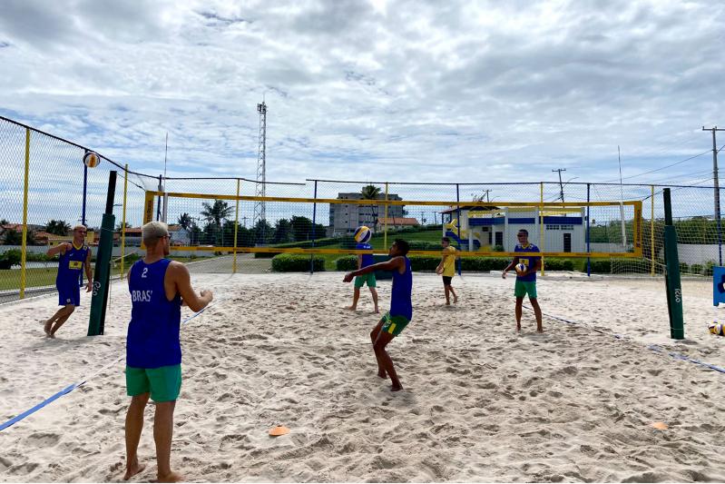 Quinto camp de treinamento organizado pela CBV fecha ano intenso para atletas da base do vôlei de praia