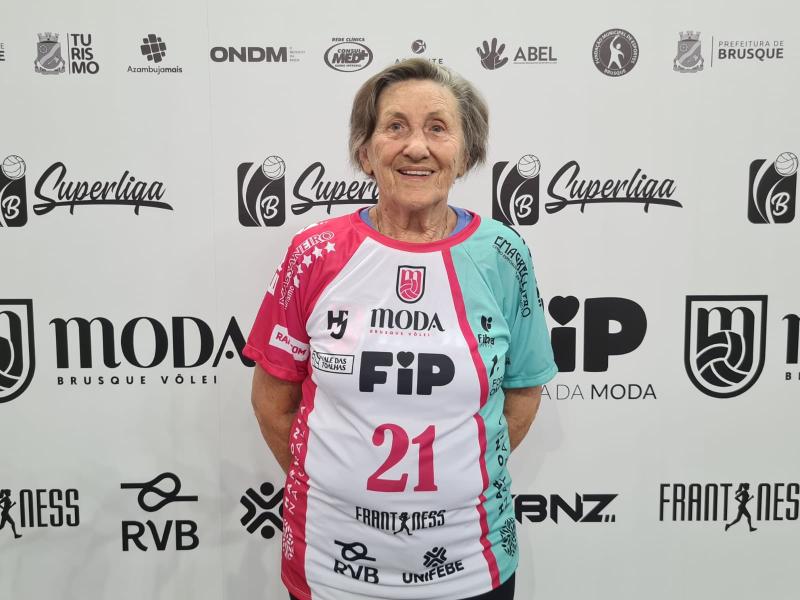 Reforço de 85 anos, Dona Ruth é destaque do Abel/Moda Brusque no clássico contra Blumenau pela Superliga B 2022