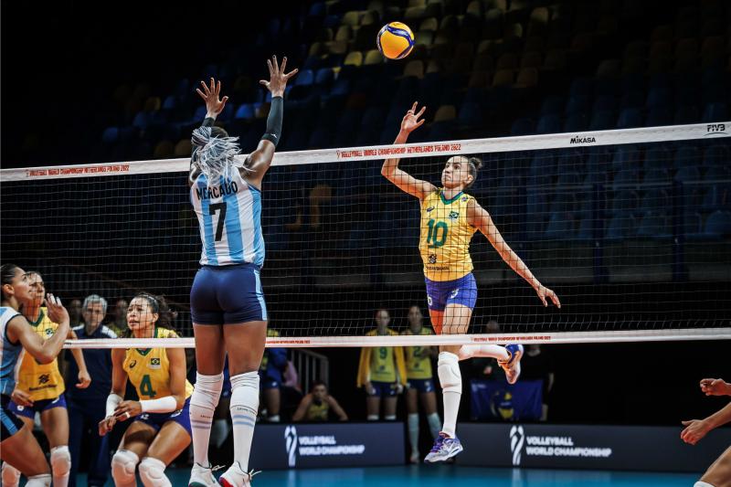 Seleção feminina vence Argentina por 3 sets a 0  e consegue segunda vitória no Campeonato Mundial