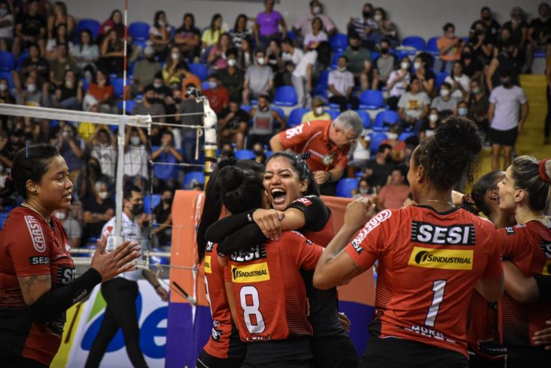 Sesi Vôlei Bauru recebe Osasco São Cristóvão Saúde em duelo de líberos na Superliga  