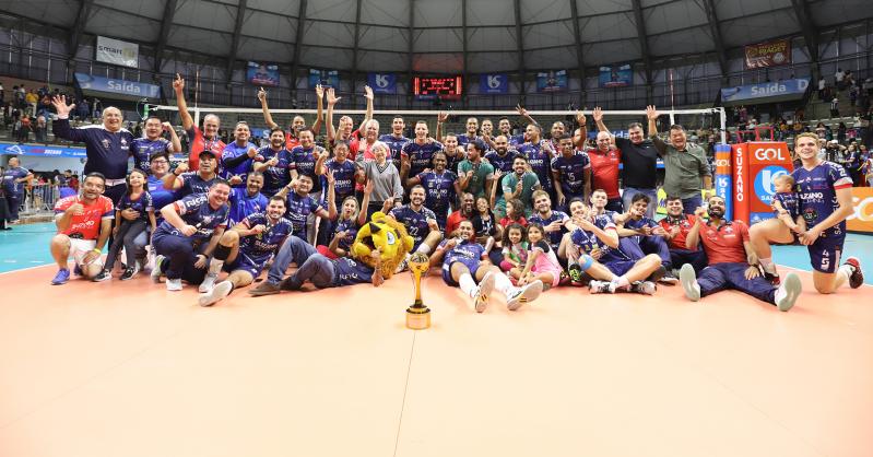 Suzano Vôlei vence de virada em casa e conquista o título da Superliga B masculina