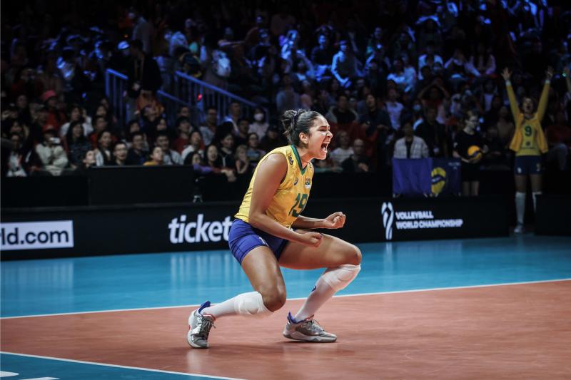 Tainara vive momento especial e Brasil enfrenta a Itália pela segunda fase do Campeonato Mundial 