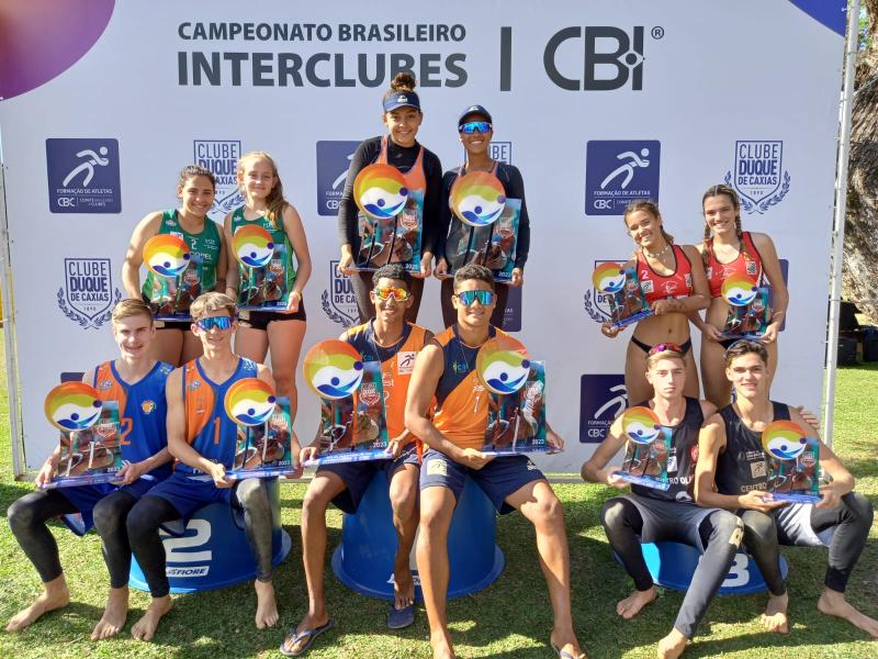 AEST faz dobradinha no topo do pódio da primeira etapa do Campeonato Brasileiro Interclubes sub-17 de vôlei de praia