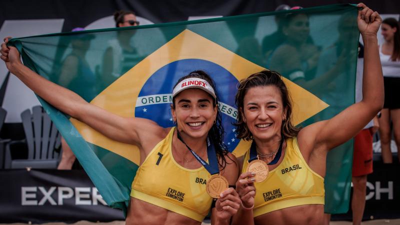 Bárbara Seixas e Carol Solberg vencem etapa Challenge de Edmonton do Circuito Mundial 