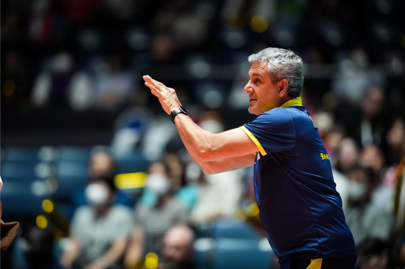 CBV anuncia José Roberto Guimarães como coordenador técnico das seleções femininas