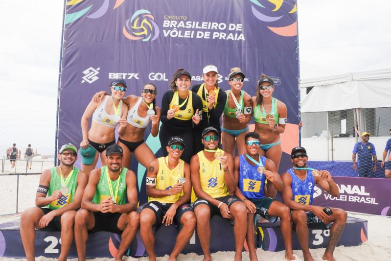 Elize Maia/Ângela e Arthur/Adrielson levam o ouro no Challenger de Saquarema