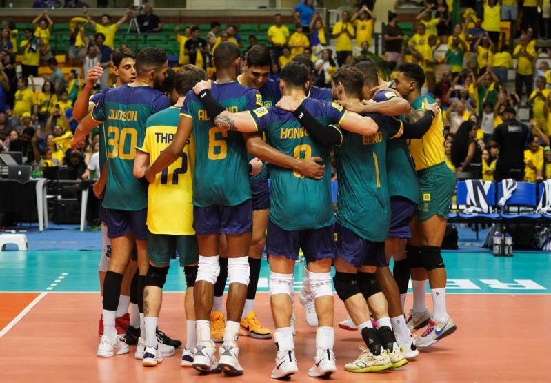 Em mais uma noite de festa no Geraldão, seleção masculina vence Chile e ganha a segunda no Sul-Americano