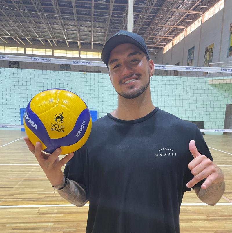 Gabriel Medina se prepara para o Circuito Mundial no Centro de Treinamento da CBV em Saquarema 