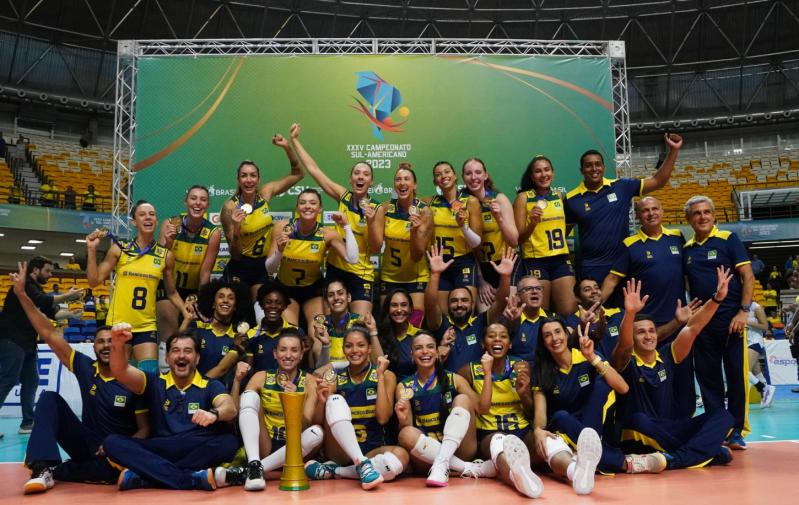 Na data dos 15 anos do ouro dos Jogos de Pequim, seleção feminina vence Colômbia no encerramento do Sul-Americano