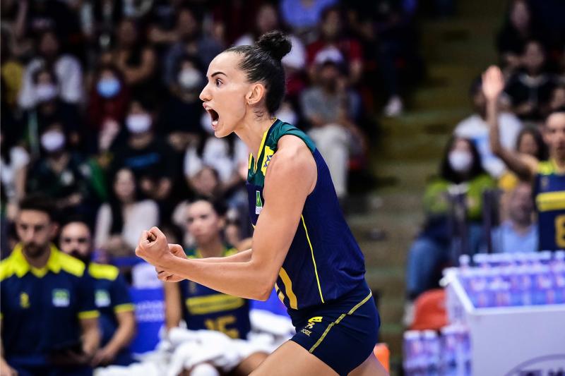 Na volta de Gabi, seleção feminina vence Itália e se aproxima da fase final da Liga das Nações 2023