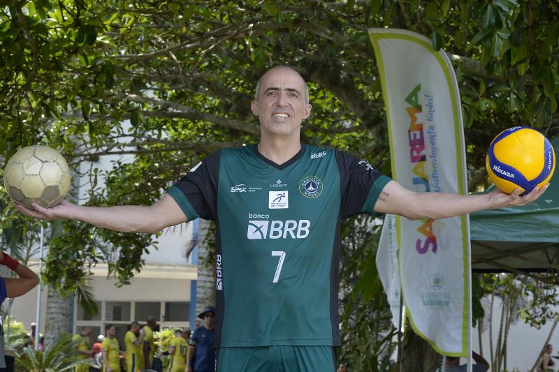 Roberto Rivelino das quadras disputa a edição 2023 do Vôlei Master