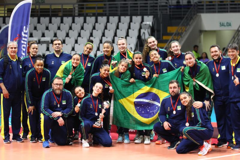 Seleção feminina sub-17 fica com a medalha de prata no Sul-Americano 